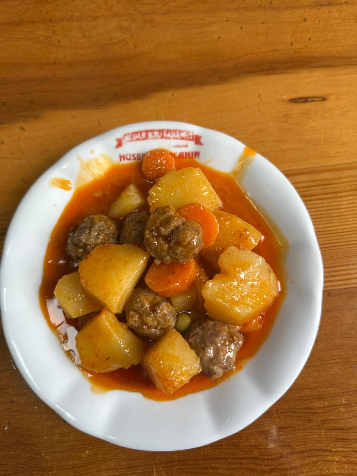 Salçalı köfte
